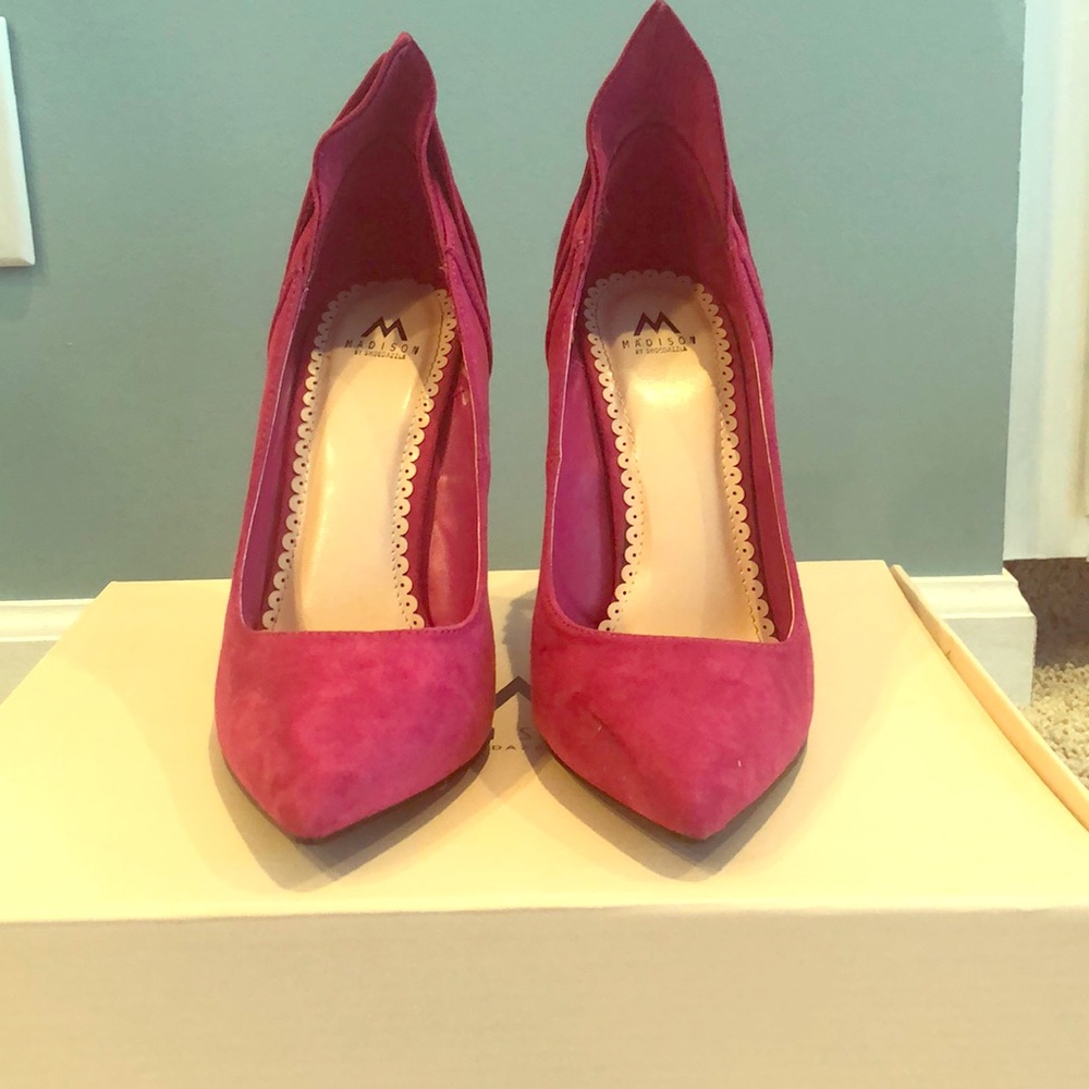 Only worn ONCE, size 9, brand new